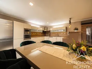 Prodej komerční nemovitosti, Kutná Hora, Zvěřinova, 318 m2