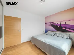Pronájem bytu 2+kk, Praha - Vysočany, Sousedíkova, 55 m2