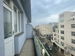 Pronájem bytu 1+kk, Praha - Karlín, Křižíkova, 30 m2