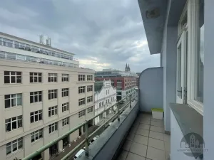 Pronájem bytu 1+kk, Praha - Karlín, Křižíkova, 30 m2