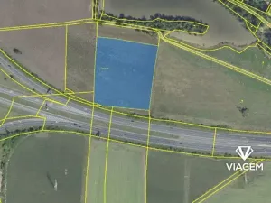 Prodej podílu pole, Praha, 4143 m2