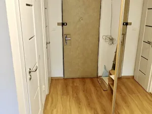 Pronájem bytu 2+kk, Praha - Kobylisy, Famfulíkova, 45 m2