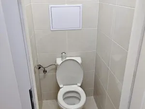 Pronájem bytu 2+kk, Praha - Kobylisy, Famfulíkova, 45 m2