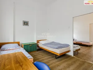 Prodej restaurace, Karlovy Vary, Merklínská, 700 m2