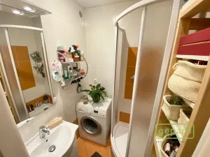 Pronájem bytu 2+kk, Praha, Jihlavská, 54 m2