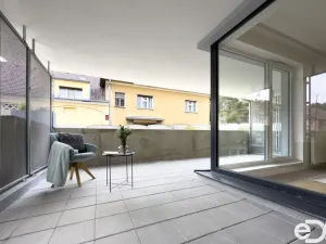 Prodej bytu 2+kk, Praha - Hrdlořezy, Mezilehlá, 65 m2