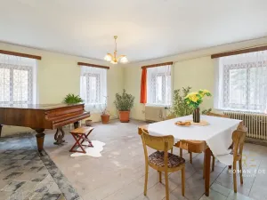 Prodej vícegeneračního domu, Chotiněves, 495 m2