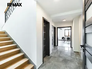 Prodej vily, Jindřichův Hradec, Spojovací, 183 m2