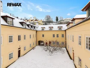 Prodej bytu 4+1, Praha - Malá Strana, Valdštejnská, 117 m2