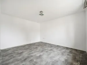 Prodej bytu 1+1, Rybitví, Činžovních domů, 30 m2