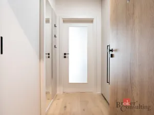 Pronájem bytu 1+kk, Praha - Vršovice, Krymská, 25 m2