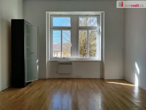 Pronájem bytu 1+1, Karlovy Vary - Stará Role, Javorová, 37 m2