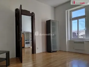 Pronájem bytu 1+1, Karlovy Vary - Stará Role, Javorová, 37 m2