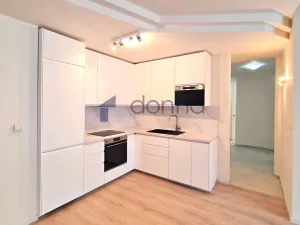 Pronájem bytu 3+kk, Praha, U Sluncové, 98 m2