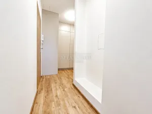 Prodej bytu 3+kk, Karlovy Vary - Drahovice, Východní, 61 m2
