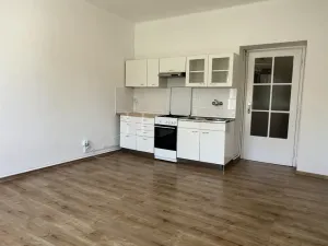Pronájem bytu 1+kk, Praha - Vokovice, Africká, 31 m2