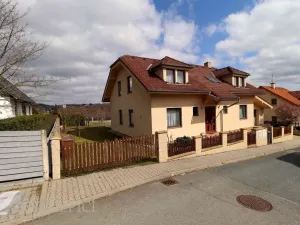 Pronájem bytu 3+1, Zastávka, Čapkova, 95 m2