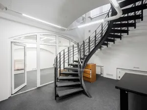 Pronájem kanceláře, Praha - Smíchov, Kořenského, 221 m2
