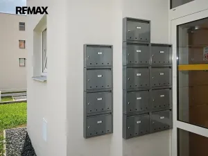 Pronájem bytu 1+kk, Velký Osek, U hřiště, 43 m2