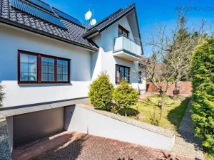 Pronájem vily, Praha - Suchdol, Havraní, 350 m2