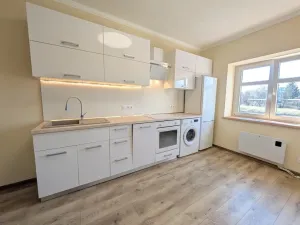 Pronájem bytu 2+kk, Karlovy Vary - Bohatice, U Trati, 34 m2