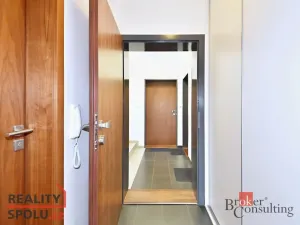 Pronájem bytu 1+kk, Praha - Bohnice, Pekařova, 34 m2