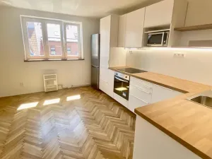 Pronájem bytu 2+kk, Praha - Ďáblice, Ďáblická, 50 m2