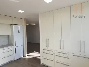 Pronájem bytu 3+1, Praha - Kobylisy, Famfulíkova, 70 m2