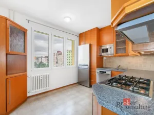 Pronájem bytu 4+1, Plzeň - Severní Předměstí, Strážnická, 76 m2