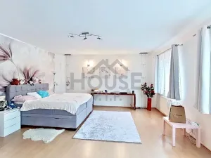 Prodej rodinného domu, Praha - Dolní Počernice, Listopadová, 320 m2