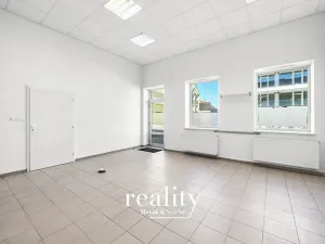 Pronájem obchodního prostoru, Znojmo, Jarošova, 30 m2