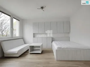 Pronájem bytu 1+1, Kolín - Kolín II, Rimavské Soboty, 29 m2