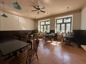 Pronájem restaurace, Praha - Košíře, Pod Kavalírkou, 130 m2