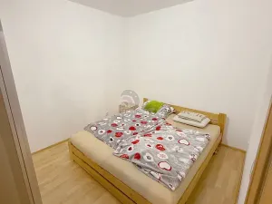 Pronájem bytu 2+kk, Praha - Hloubětín, Slévačská, 46 m2