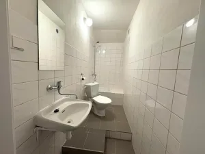 Pronájem kanceláře, Praha - Strašnice, Saratovská, 110 m2