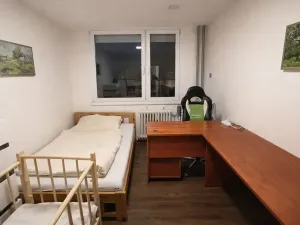 Pronájem bytu 2+kk, Praha - Kobylisy, Frýdlantská, 44 m2
