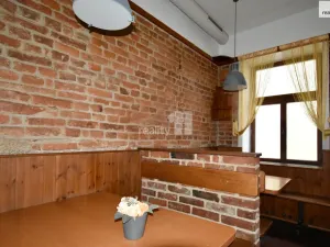 Pronájem restaurace, Náchod, Masarykovo náměstí, 232 m2