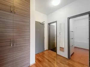 Pronájem bytu 2+kk, Praha - Vinohrady, Korunní, 57 m2