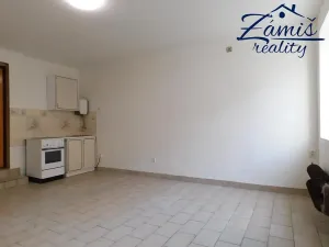 Pronájem bytu 1+kk, Kladno, gen. Klapálka, 33 m2