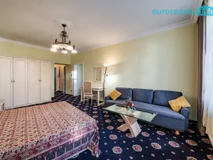 Pronájem bytu 2+1, Karlovy Vary, Libušina, 65 m2