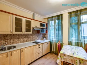 Pronájem bytu 2+1, Karlovy Vary, Libušina, 65 m2