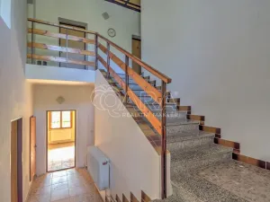 Prodej rodinného domu, Frymburk, 330 m2