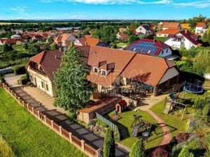 Prodej ubytování, Hlohovec, Na kopci, 1450 m2