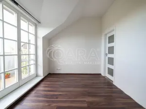 Prodej bytu 5+kk, Holubice, Za Dvorem, 117 m2