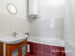 Pronájem bytu 1+1, Praha - Nusle, 5. května, 36 m2