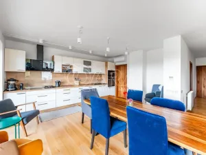 Pronájem vily, Roztoky, Nad vinicemi, 393 m2