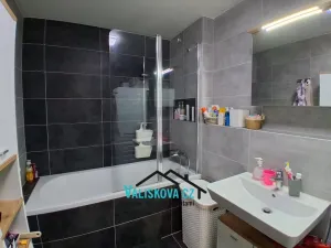 Pronájem bytu 3+1, Kroměříž, Velehradská, 89 m2