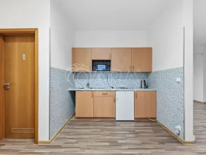 Pronájem kanceláře, Praha - Kobylisy, Nad Šutkou, 58 m2