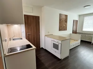 Pronájem bytu 2+kk, Praha - Krč, Hurbanova, 36 m2