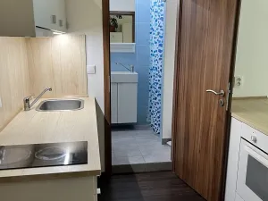 Pronájem bytu 2+kk, Praha - Krč, Hurbanova, 36 m2